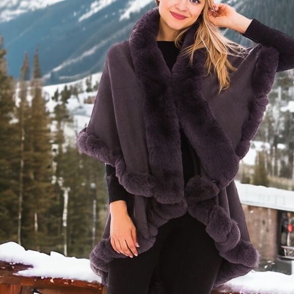 Luxury Gray Faux Fur Collared Cape Coat One Size - Picture 4 of 10